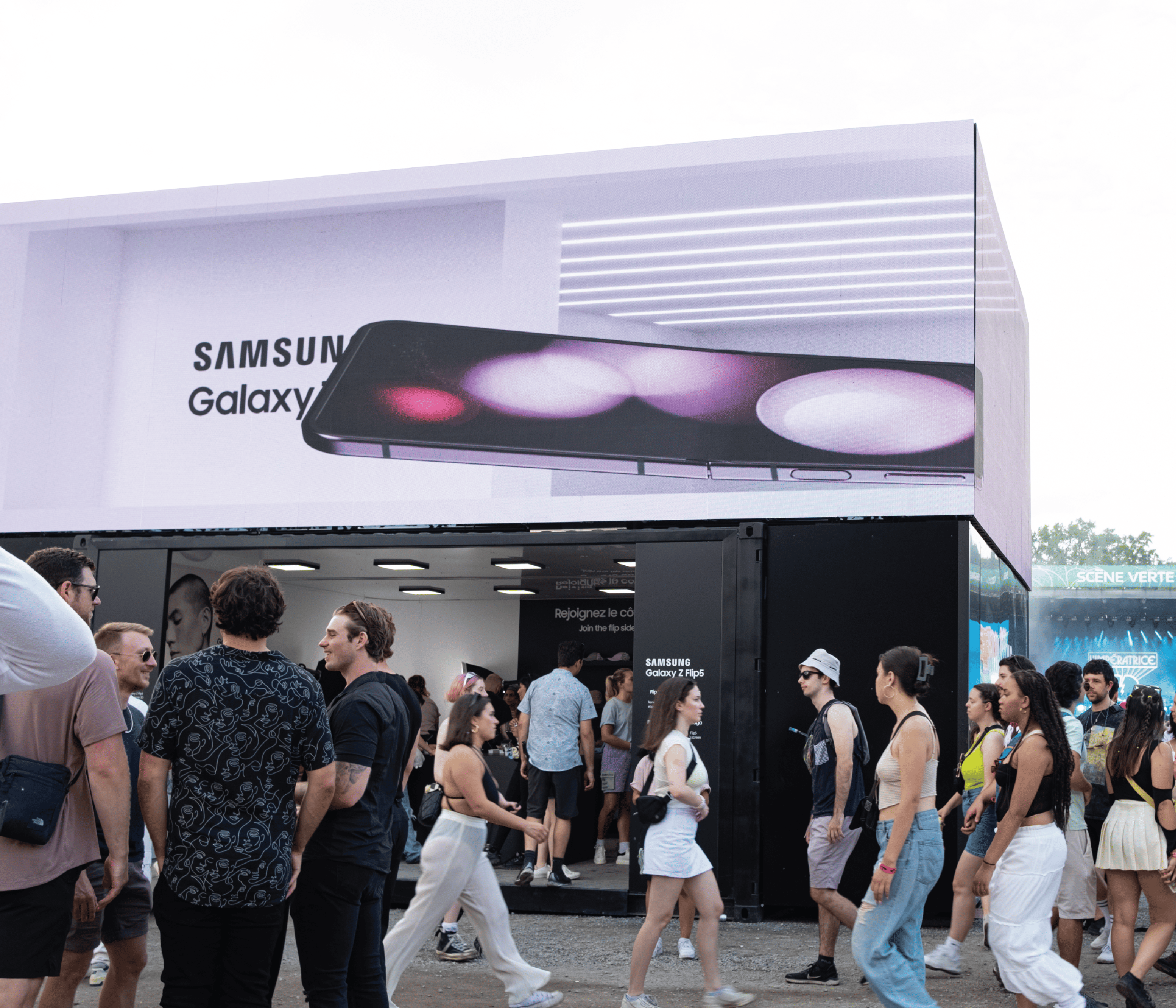 Concertgoers_SQUARE IMAGE 1400 x 1200